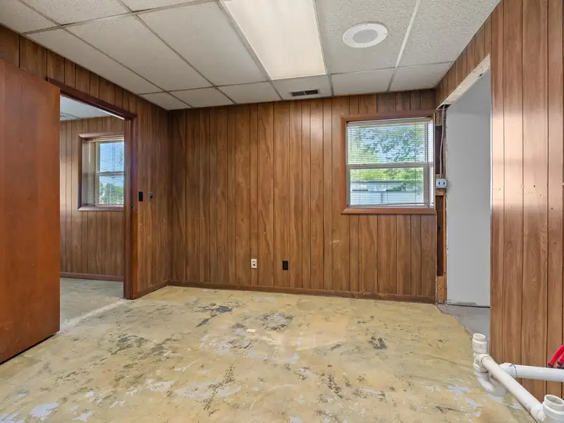 Spacious Office/workshop Space with Open Layout and Convenient Location in Kalamazoo