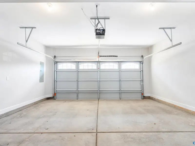 Live/work Townhome with Flex Space, 2 Primary Suites, and 2-car Garage in Prime Location
