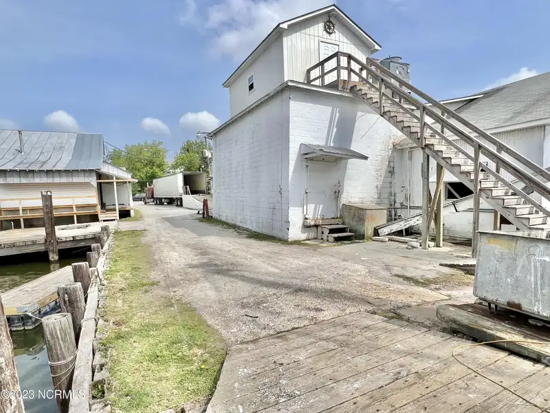 Prime Waterfront Mu-1 Development Opportunity in Historic Oriental, Nc with Deepwater Dockage