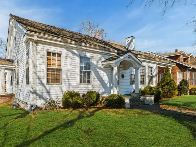 Historic Bungalow and Detached Unit on Main St with Commercial Potential