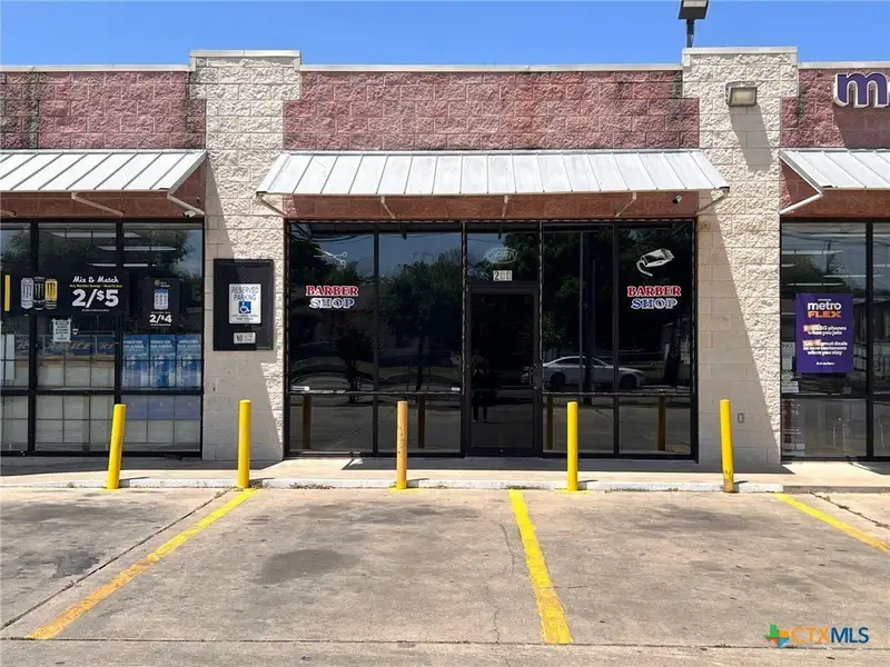 Retail Space for Lease on West Hallmark, Killeen - Former Barber Shop