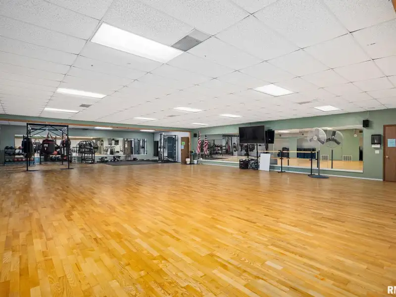 Turnkey Commercial Fitness Facility with Strong Membership Base in Prime Location