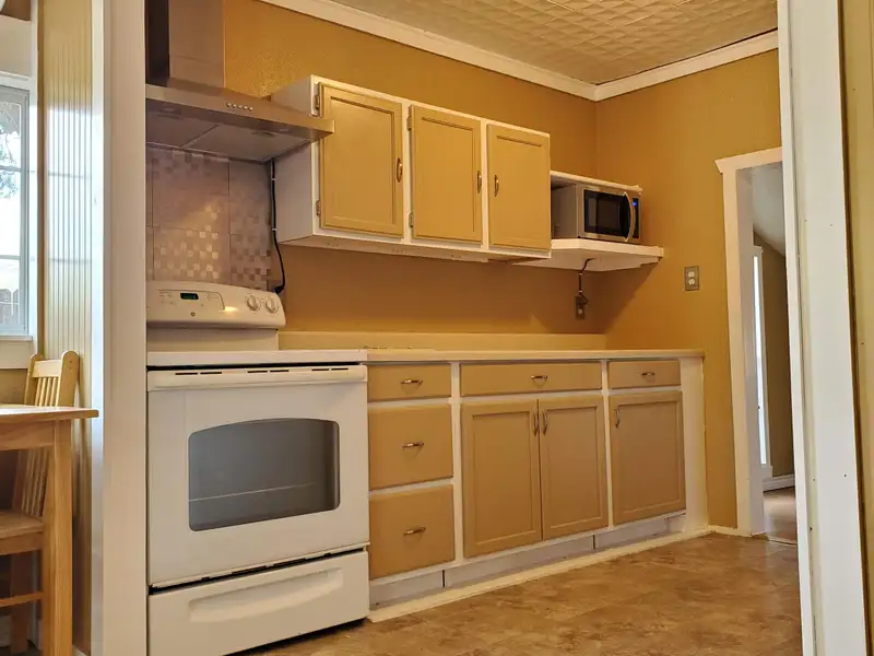 Income-producing Duplex in Ingram, Tx with Positive Cash Flow and Privacy Fencing