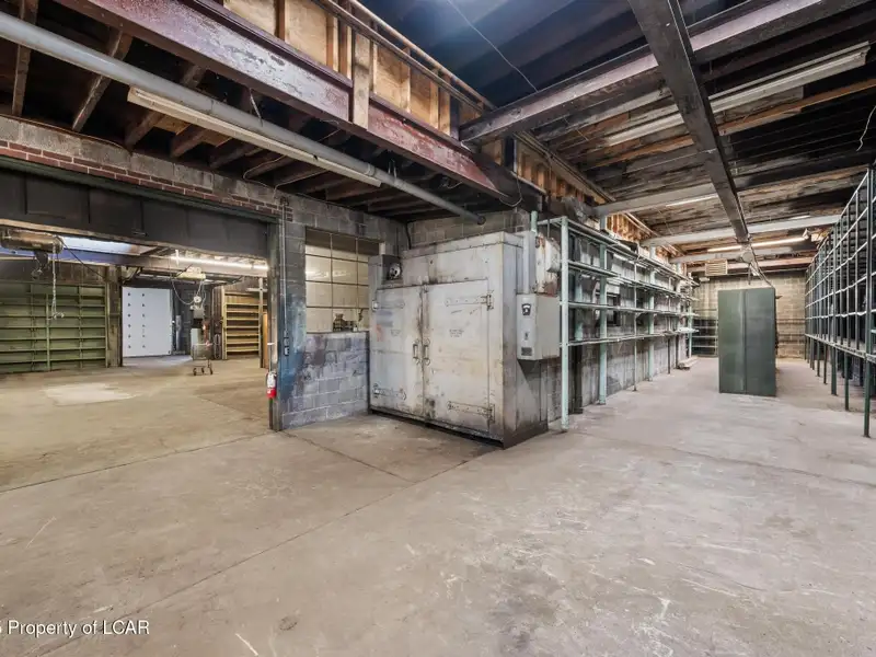 8,000+ Sq Ft Versatile Building in Central Wyoming Near Wyoming Ave