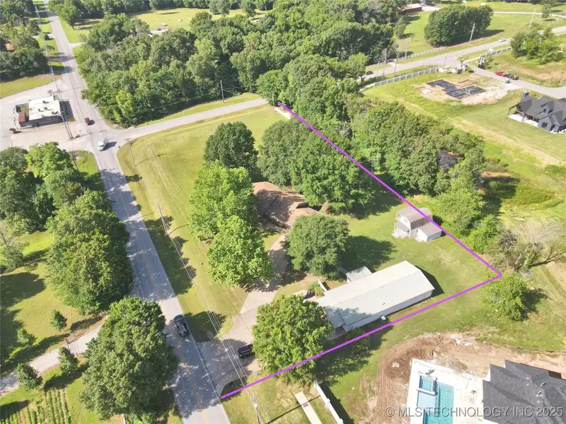 Live-work Property: 2000 Sq. Ft. Office Building with House on 1.25 Acres