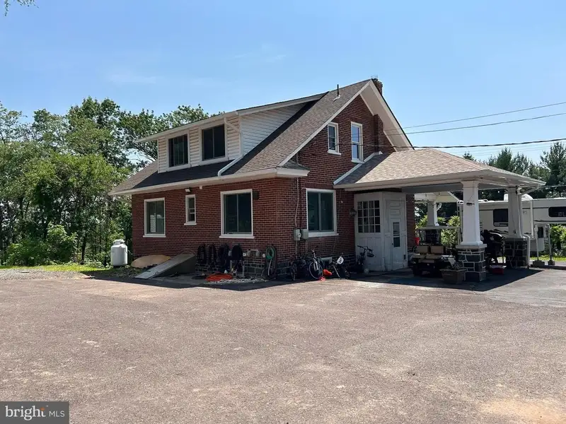 Versatile 4.5-acre Property on Bethlehem Pike with House, Barn, and Office Space