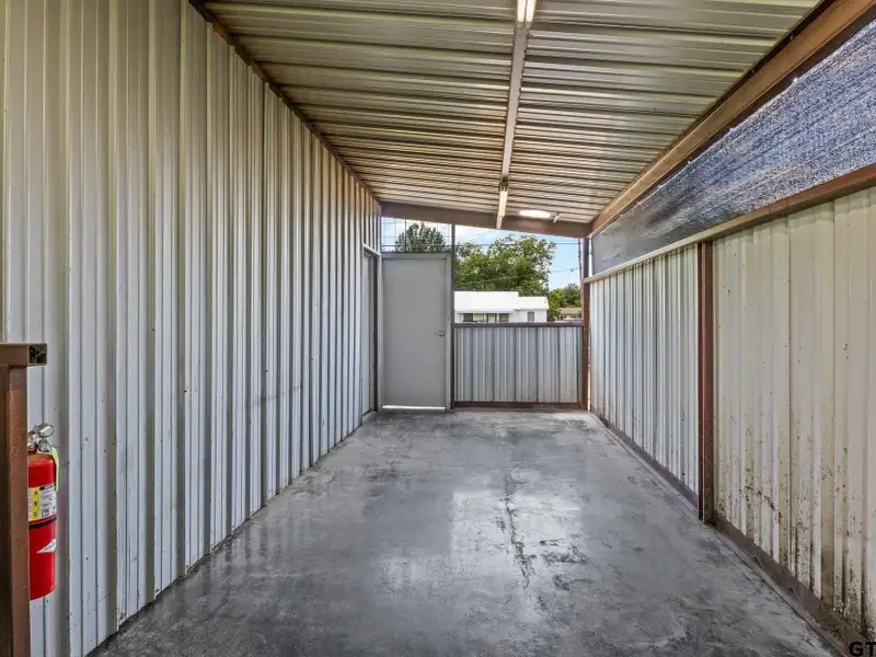 Commercial Property with 2400 Sq Ft Building on 1.168 Acres in Winnsboro, Tx