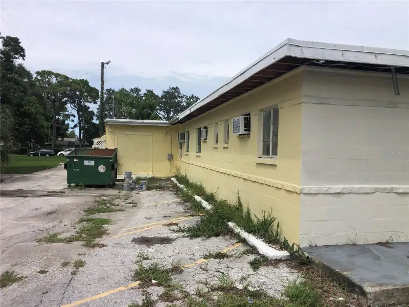 9-unit Hotel Complex with Redevelopment Potential on N Ft Harrison Ave, Clearwater
