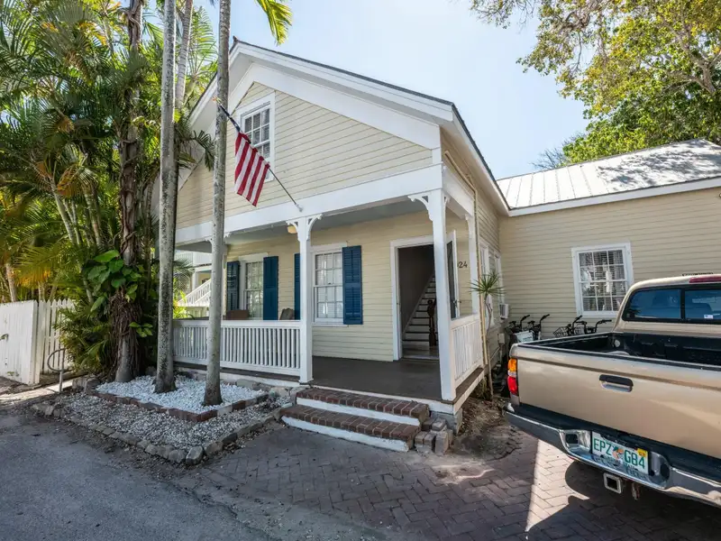 Boutique Guesthouse in Historic Old Town Key West with 15 Deluxe Rooms
