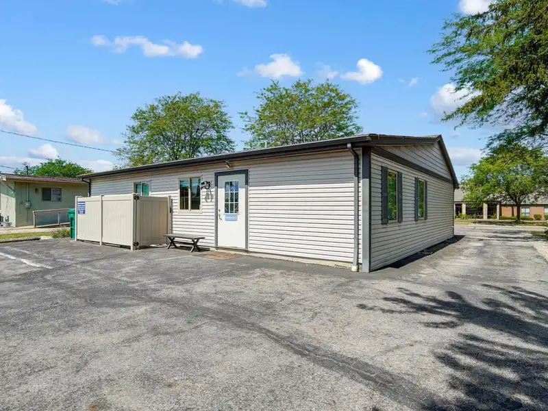 Standalone Commercial Building with Office Suite in Prime Hilliard Location