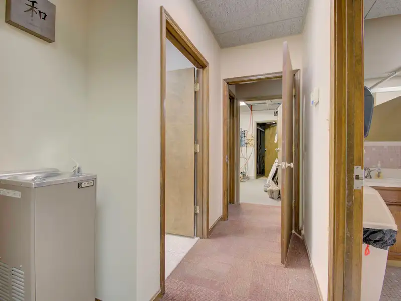Move-in Ready 5,000 Sq Ft Commercial Space in Prime Edgewood Location