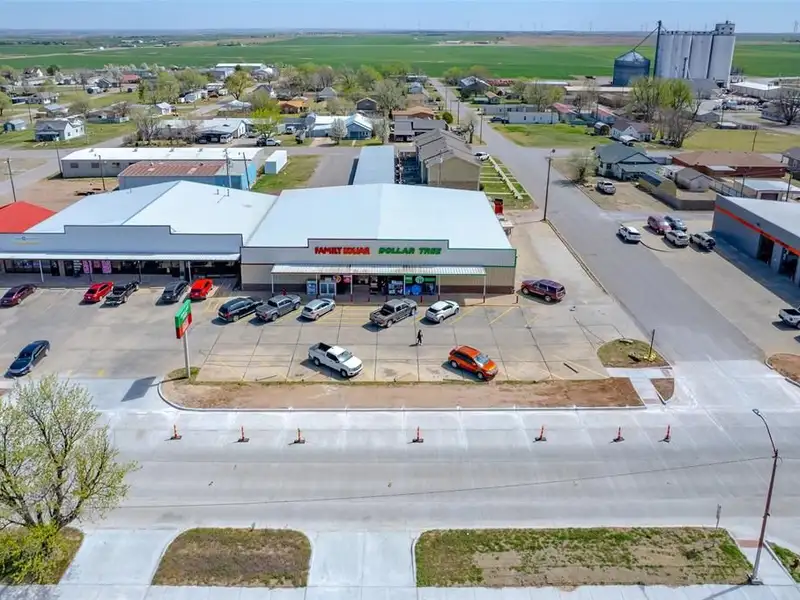 Turnkey Nnn Investment: Family Dollar in Hinton, Ok with 21-year Lease Remaining