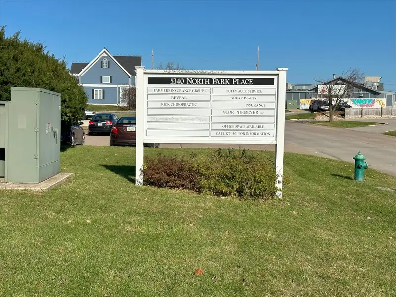 Four Office Buildings on 3.8 Acres in Lindale Area with Upgrade Potential