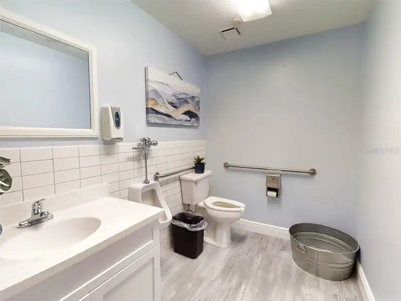 Medical/professional Office Space for Rent in Busy Sr-442 Business Complex