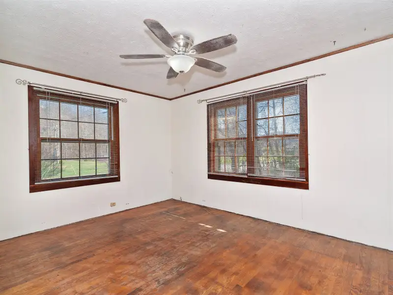 Commercial Building and 3-bedroom Cabin on High-traffic Soco Road, Mv, Nc