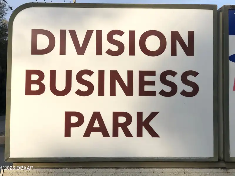 9,375 Sf Warehouse with Office, A/c Restrooms, and 18ft Clear Height