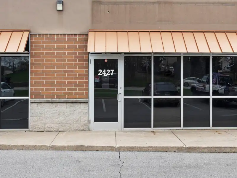 Multi-tenant Retail/office Space for Lease in Highland, in with Flexible Layout Options