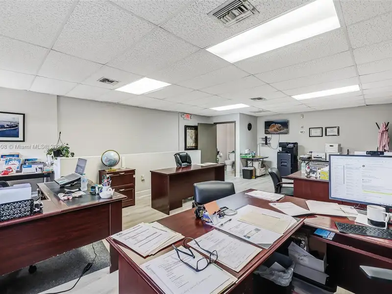 Office Warehouse with Dedicated Space in Kendall Park Commercial Area