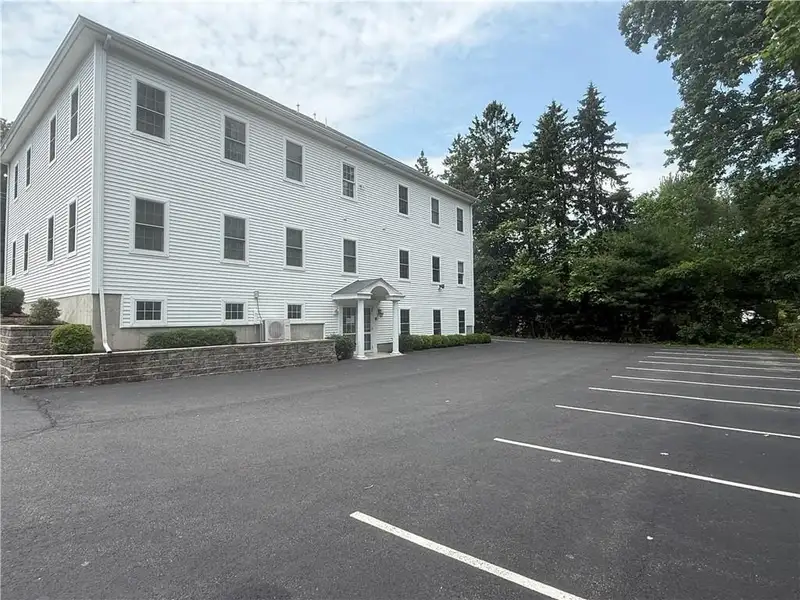 Commercial Office Space for Lease in Prime Cumberland Location - 1,260 Sq Ft Suite