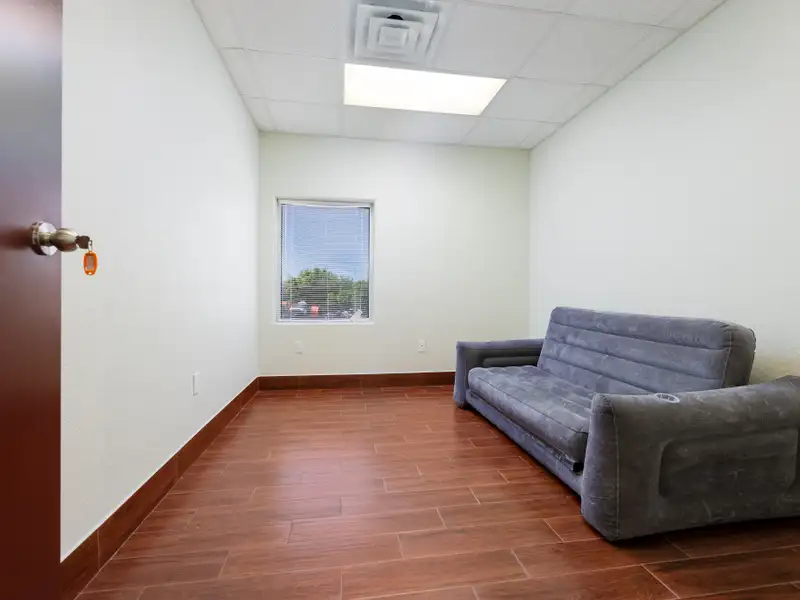 Modern 3-bedroom Home in San Antonio's Tradesman Drive Community
