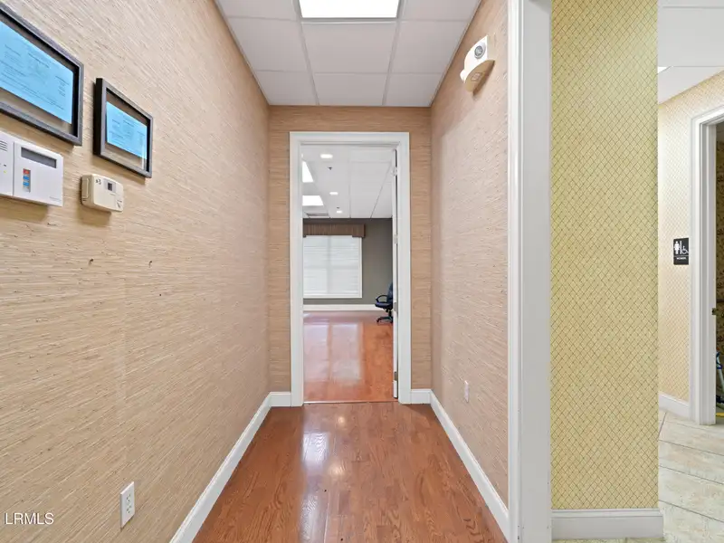 Multi-use Building with Long-term Tenant and Warehouse/office Space in Prime Location