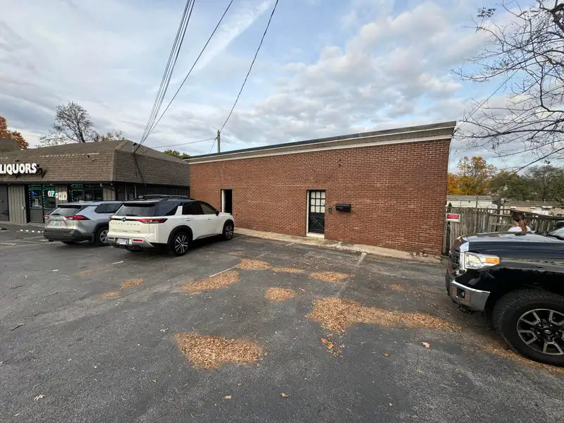 Downtown Georgetown Block Building with Parking, B-2 Zoning, 900 Sq Ft Per Level