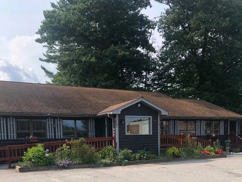 Turnkey Restaurant Opportunity in High-traffic Woodsville/haverhill, Nh with Growth Potential
