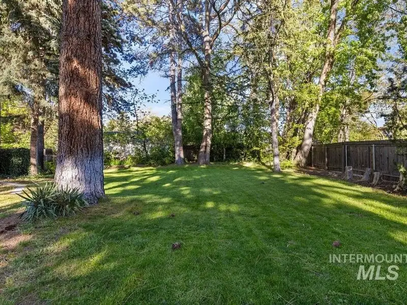 Unique Duplex and Bungalows in Boise Bench on over Half an Acre