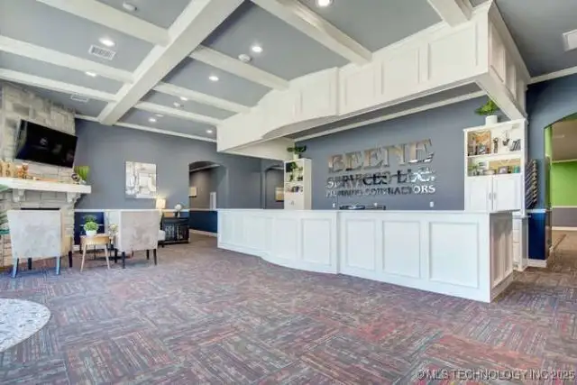 Modern Office/warehouse for Lease in Commercial General Zone - 22,080 Sf Total Space