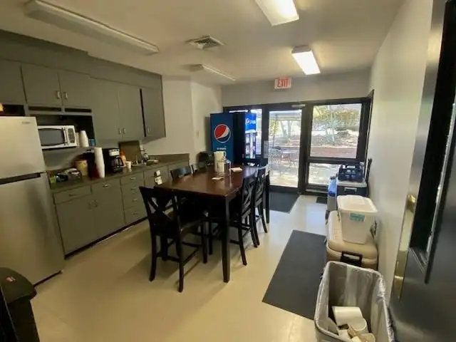 Versatile Commercial Property with Office Space Near I-75 in Valdosta's Business Hub