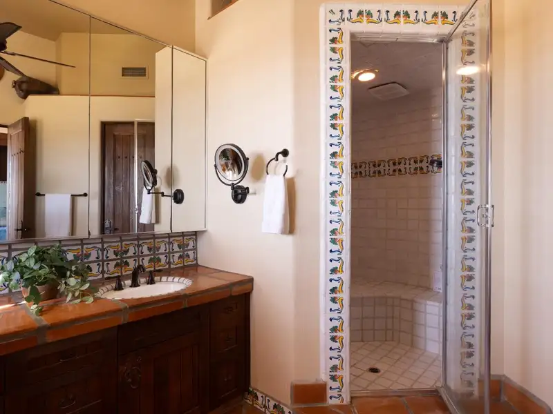 Luxury Estate with Stunning Views, Pool, Wine Cellar, and Extensive Amenities in Friant