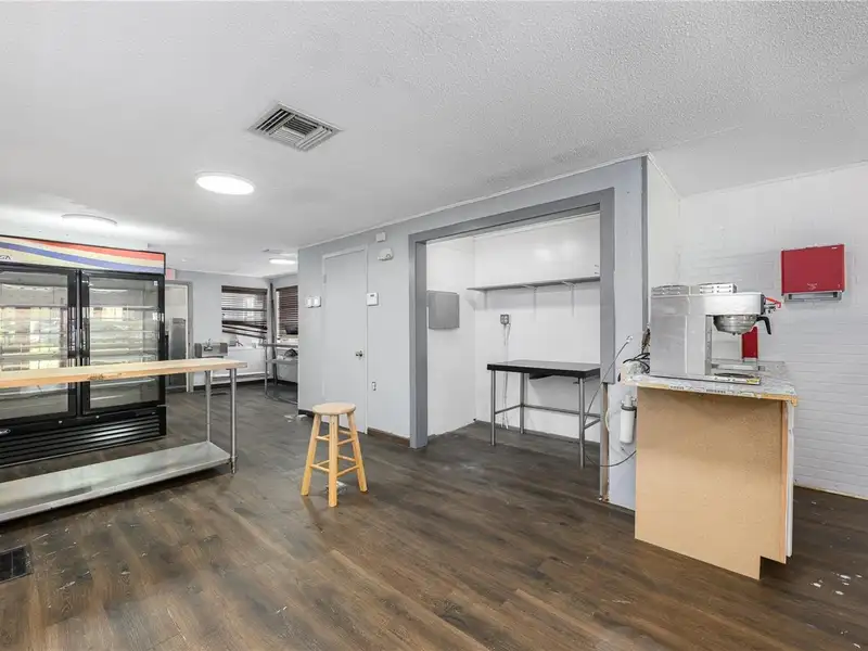 Distinctive Commercial Property in Historic Uptown Mount Dora with Flexible Layout
