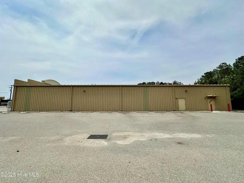 Customizable Shell Building for Lease in High-traffic Pamlico County Location