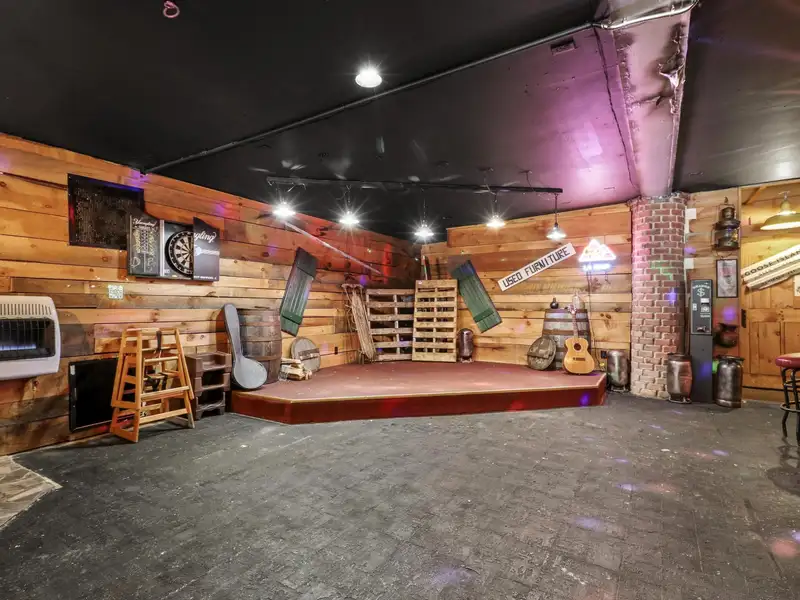 Turnkey Pizzeria and Tavern for Sale in Blakeslee, Pa - Prime Location on Route 115