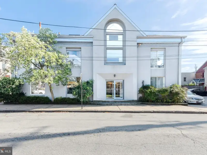 Versatile 5,000 Sq Ft Office Building in Central Media, Pa with Potential for Conversion
