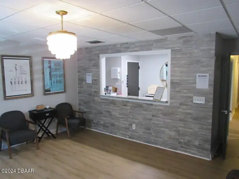 Renovated Medical Suite in Prime Ormond Beach Location with Multiple Treatment Rooms