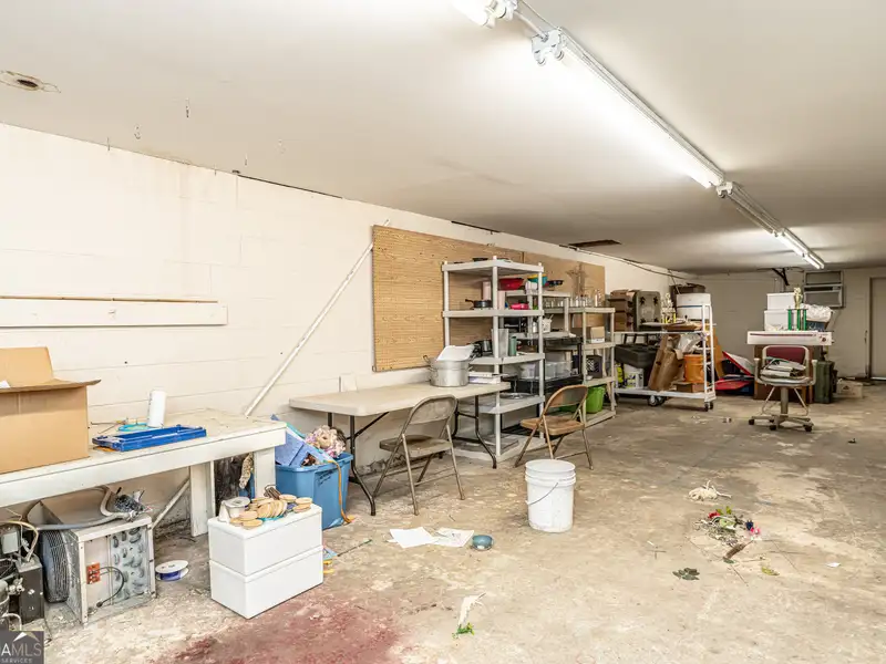 Versatile 4,200+ Sq. Ft. Commercial Building on Busy Highway with Storage and Office Space