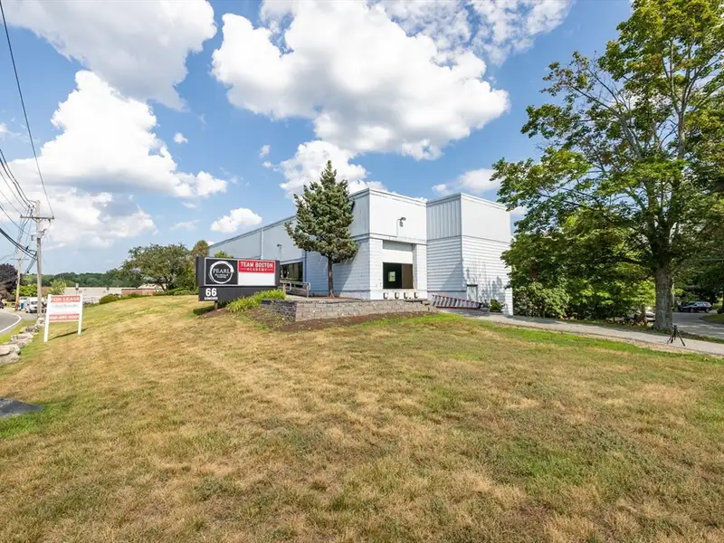 Industrial Building for Lease in North Reading with Office and Warehouse Flexibility