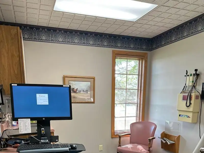 Versatile Commercial Property with Medical History on 2.3 Acres in Nx City