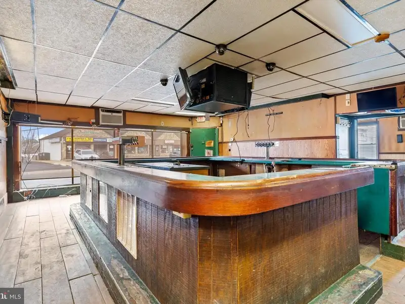 Standalone Commercial Building with Apartment on Macdade Boulevard
