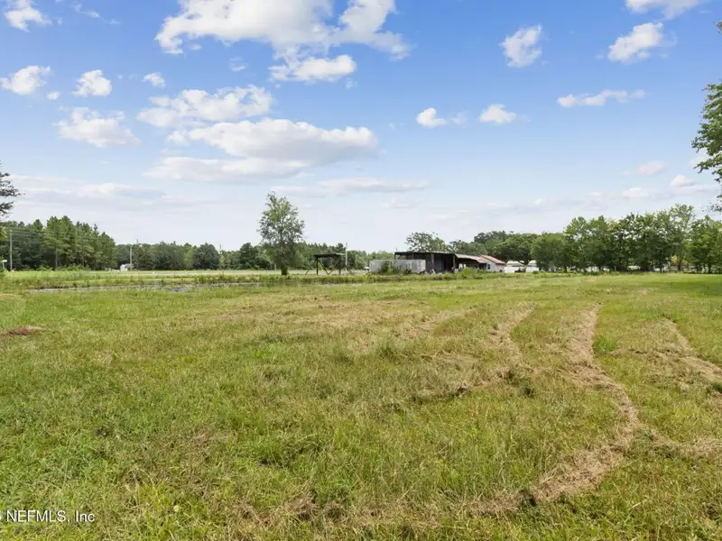 5.04-acre Mixed-use Parcel with Home and Shop in Nassau County