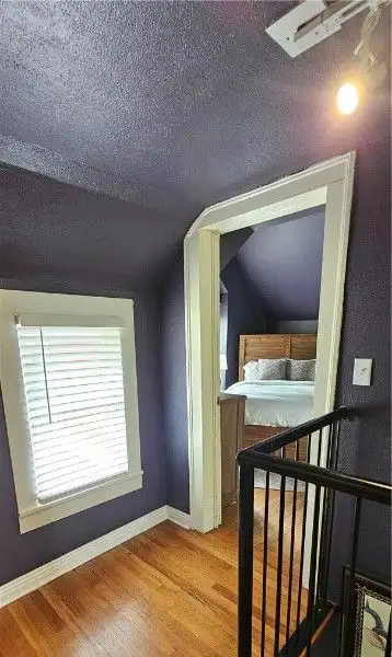 Charming Airbnb Cottage on Historic Loop with Upgrades and Large Entertaining Deck