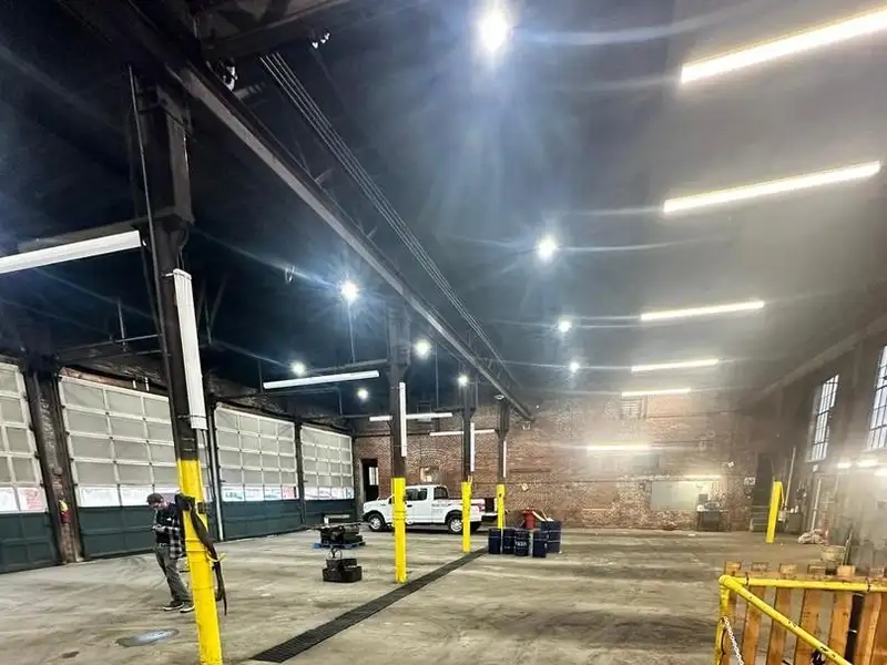 Industrial Building with 6 Bay Truck Repair Facility on 1.47 Acres Near Downtown