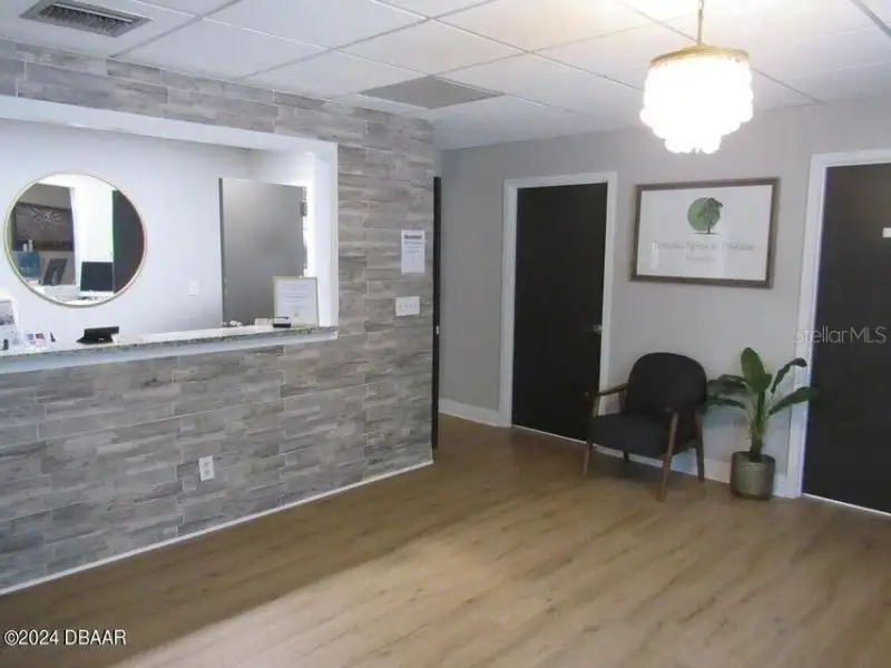 Renovated Medical Suite in Granada Oaks Building, Ormond Beach - 1632 Sf Turnkey Opportunity