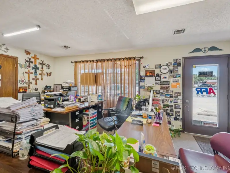 Fully-occupied Office Suite Building in Downtown Checotah - Investment Opportunity
