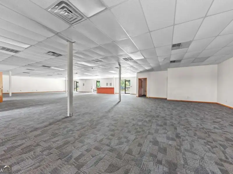 9,000 Sqft Industrial Building on 1.03 Acres in St. Marys, Ga