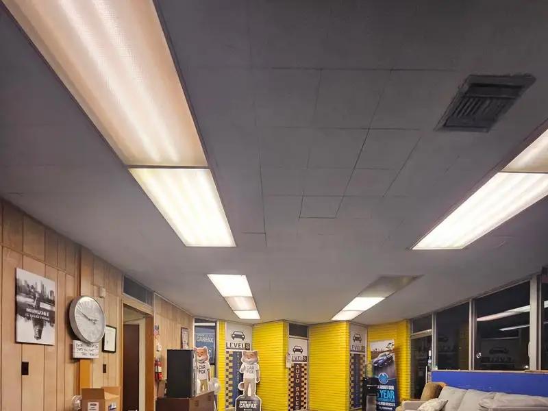 Midtown Auto Retail Building with Workshop on 0.37 Ac Corner Lot