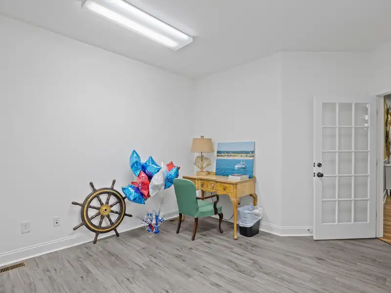 Centrally Located 3761 Sq Ft Office Space in Pawleys Island with Ample Parking