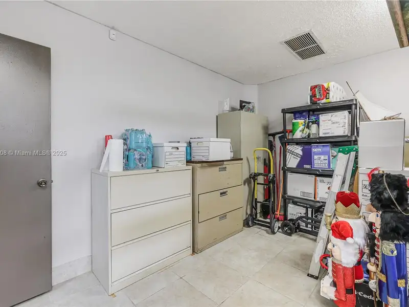 Office Warehouse with Dedicated Space in Kendall Park Commercial Area
