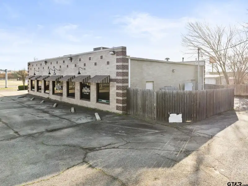 Commercial Building for Sale in Prime Location with High Visibility and Foot Traffic